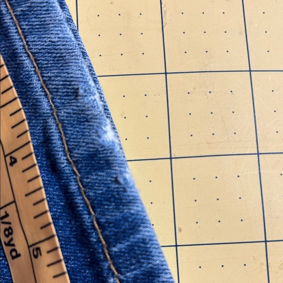 Levi's Classic Straight Blue Jeans - Picture 7 of 7